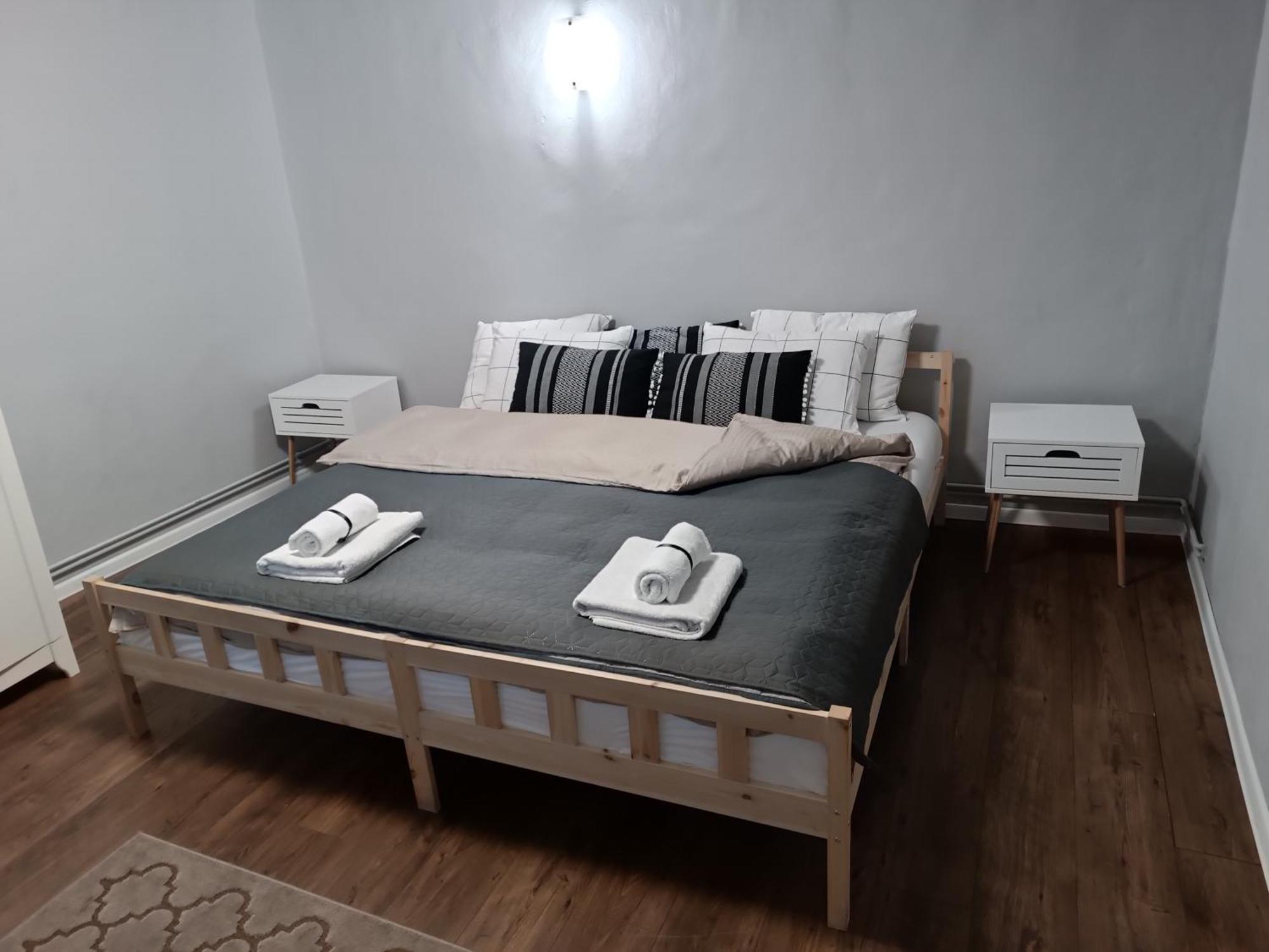 Grey House Apartment Brasov Ngoại thất bức ảnh
